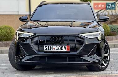 Внедорожник / Кроссовер Audi e-tron 2022 в 