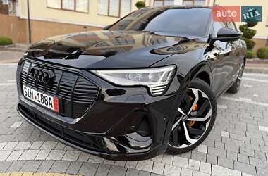 Внедорожник / Кроссовер Audi e-tron 2022 в 