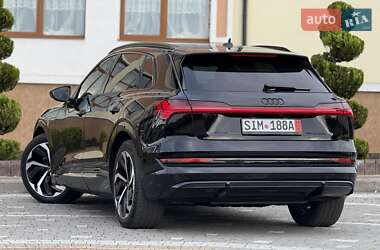 Внедорожник / Кроссовер Audi e-tron 2022 в 