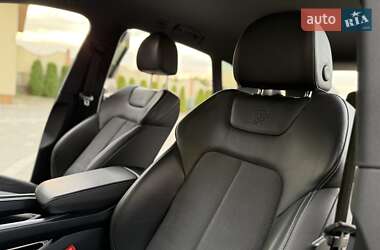 Внедорожник / Кроссовер Audi e-tron 2022 в 