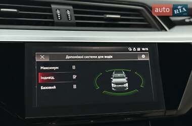 Внедорожник / Кроссовер Audi e-tron 2022 в 