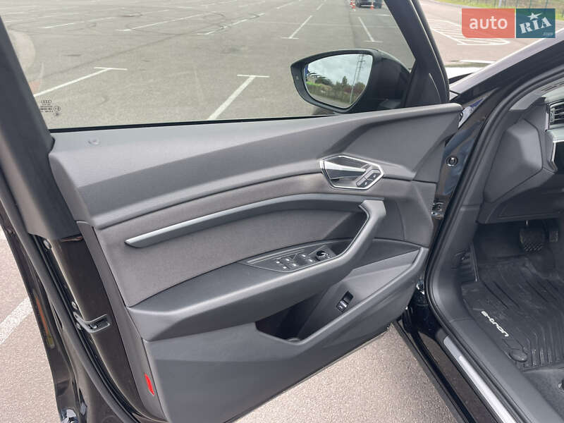 Позашляховик / Кросовер Audi e-tron 2023 в Рівному