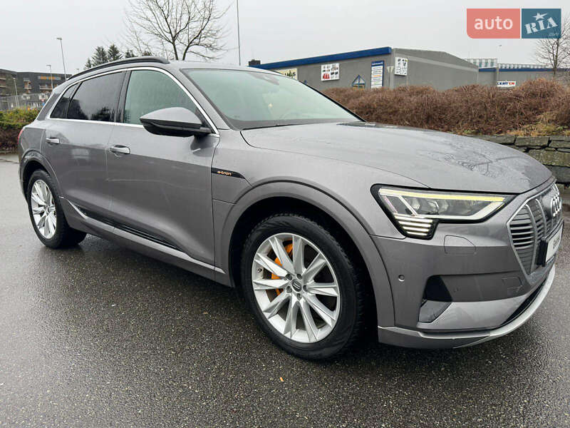 Позашляховик / Кросовер Audi e-tron 2019 в Чернівцях