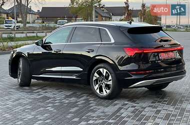 Внедорожник / Кроссовер Audi e-tron 2022 в 