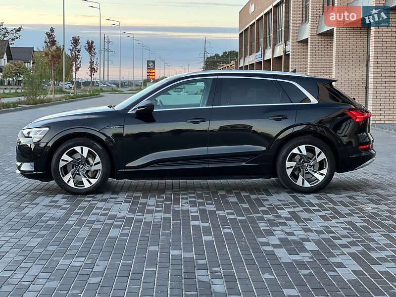 Позашляховик / Кросовер Audi e-tron 2022 в Вінниці