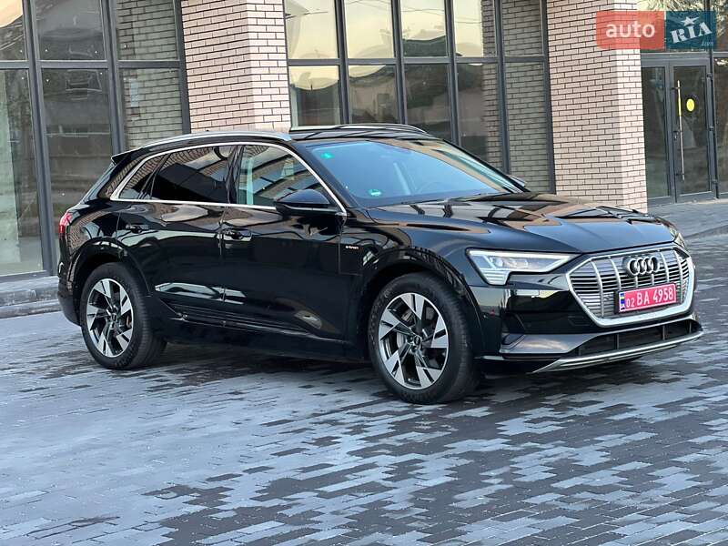 Позашляховик / Кросовер Audi e-tron 2022 в Вінниці
