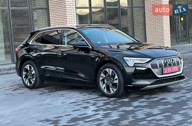 Внедорожник / Кроссовер Audi e-tron 2022 в 