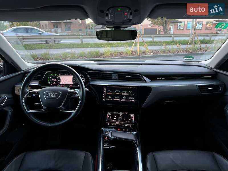 Позашляховик / Кросовер Audi e-tron 2022 в Вінниці
