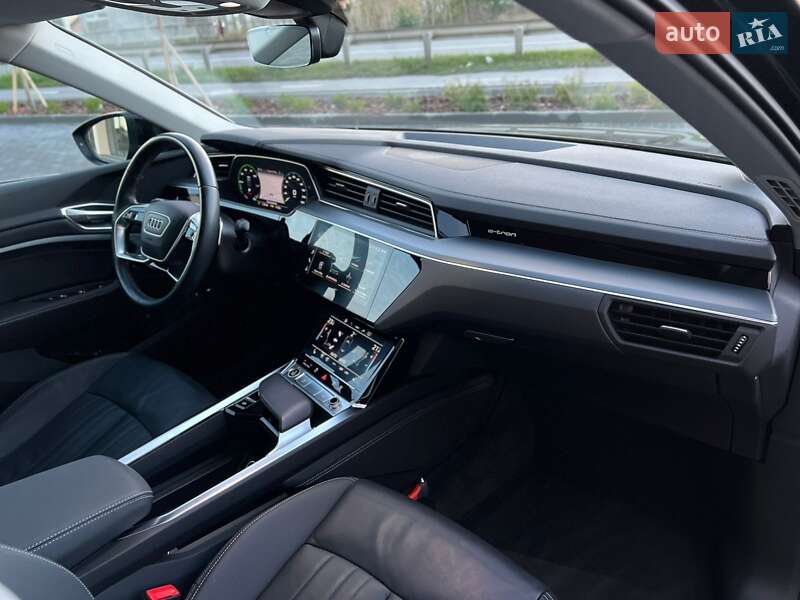 Позашляховик / Кросовер Audi e-tron 2022 в Вінниці