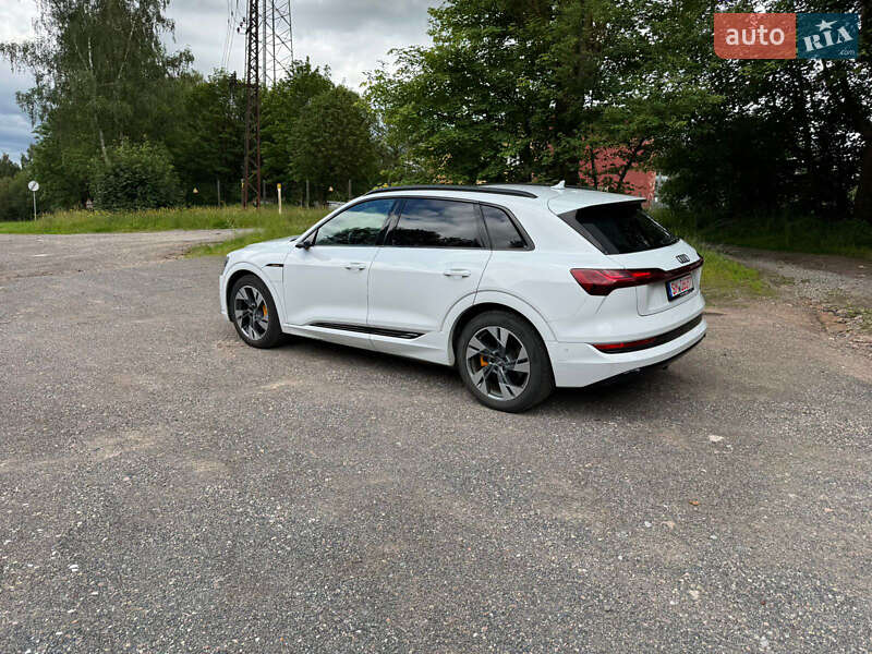 Позашляховик / Кросовер Audi e-tron 2019 в Ужгороді