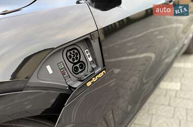 Внедорожник / Кроссовер Audi e-tron 2022 в 