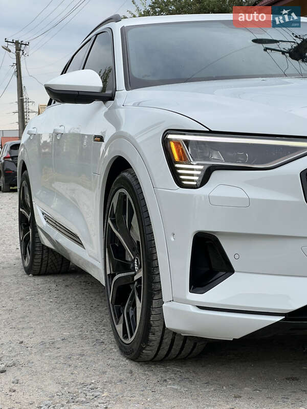 Внедорожник / Кроссовер Audi e-tron 2021 в Тернополе