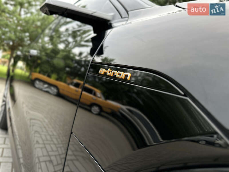 Внедорожник / Кроссовер Audi e-tron 2019 в Львове