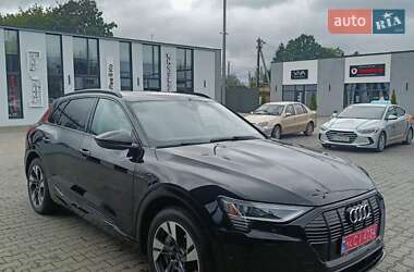 Внедорожник / Кроссовер Audi e-tron 2021 в 