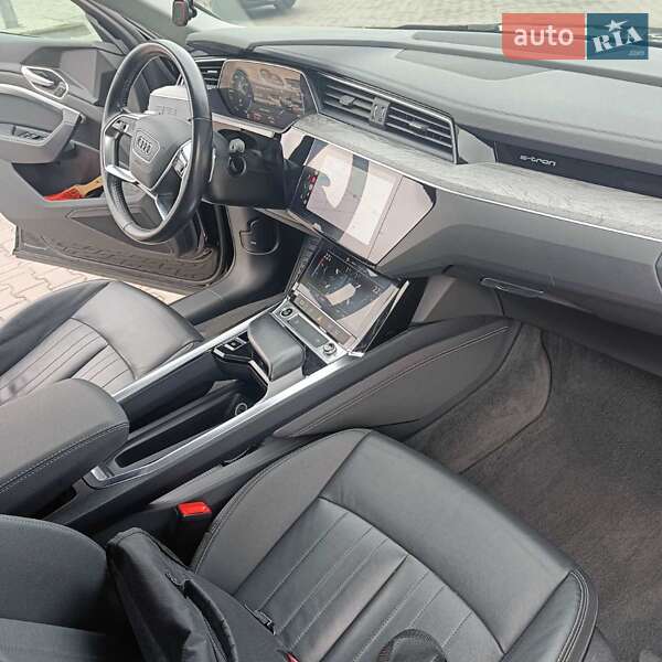 Позашляховик / Кросовер Audi e-tron 2021 в Дніпрі