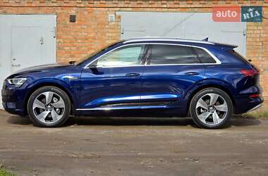 Внедорожник / Кроссовер Audi e-tron 2020 в 