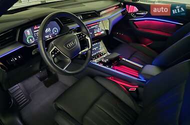 Внедорожник / Кроссовер Audi e-tron 2020 в 
