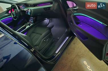Внедорожник / Кроссовер Audi e-tron 2020 в 