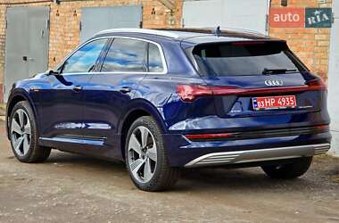 Внедорожник / Кроссовер Audi e-tron 2020 в 