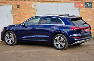 Внедорожник / Кроссовер Audi e-tron 2020 в 
