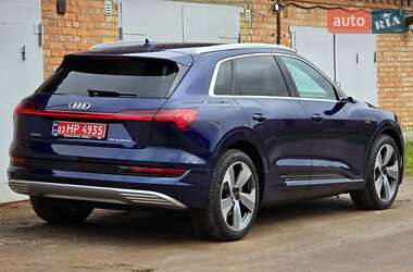 Внедорожник / Кроссовер Audi e-tron 2020 в 