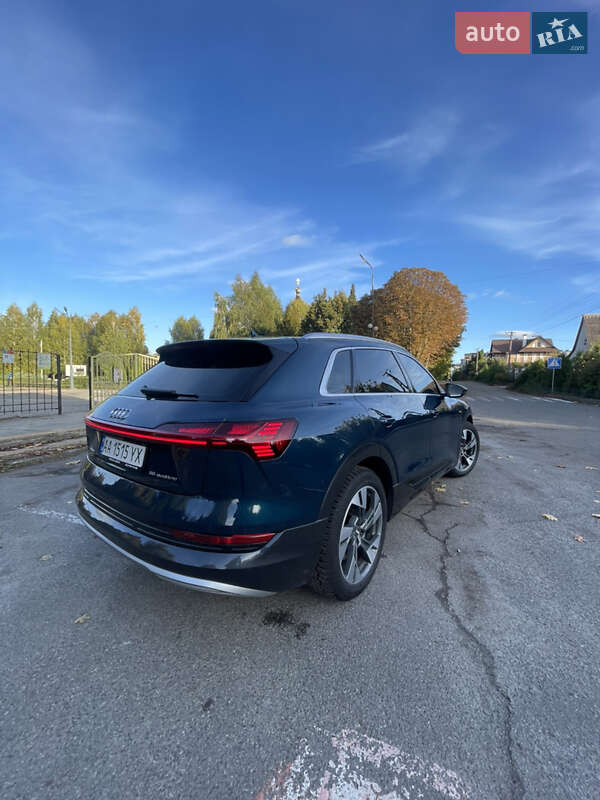 Внедорожник / Кроссовер Audi e-tron 2021 в Киеве