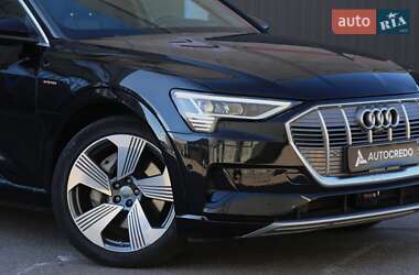 Внедорожник / Кроссовер Audi e-tron 2019 в 