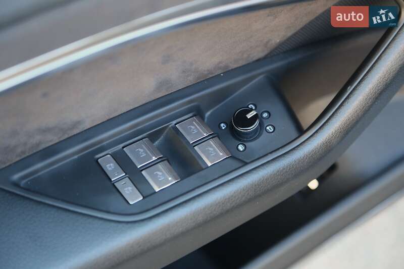 Позашляховик / Кросовер Audi e-tron 2019 в Києві