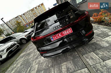 Позашляховик / Кросовер Audi e-tron 2019 в 