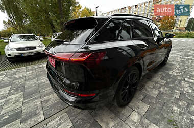 Позашляховик / Кросовер Audi e-tron 2019 в 