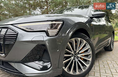 Позашляховик / Кросовер Audi e-tron 2020 в 