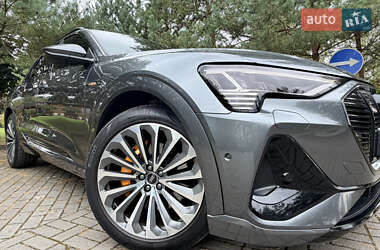 Позашляховик / Кросовер Audi e-tron 2020 в 