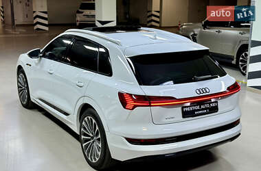 Позашляховик / Кросовер Audi e-tron 2019 в 