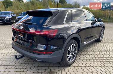 Внедорожник / Кроссовер Audi e-tron 2022 в 