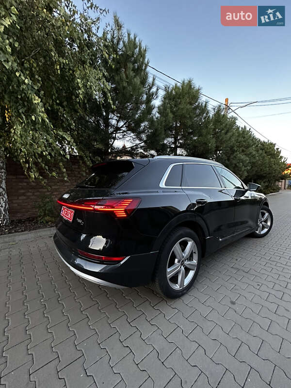 Позашляховик / Кросовер Audi e-tron 2023 в Києві