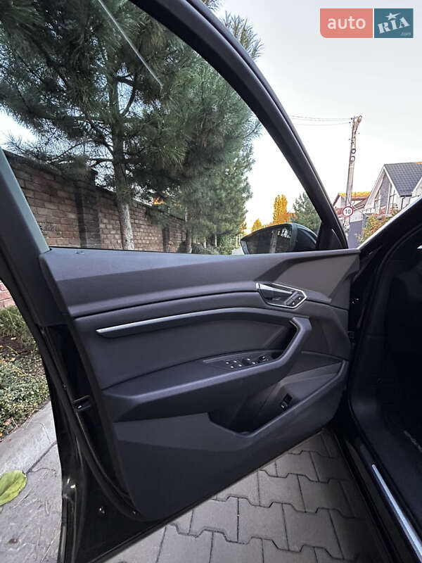 Позашляховик / Кросовер Audi e-tron 2023 в Києві