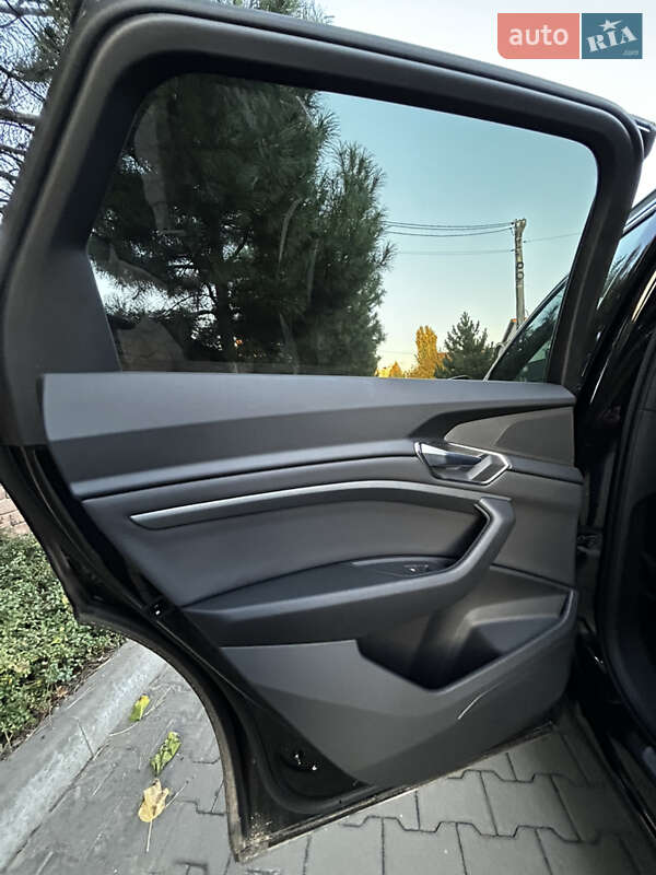 Позашляховик / Кросовер Audi e-tron 2023 в Києві