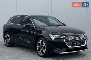 Позашляховик / Кросовер Audi e-tron 2022 в 