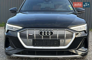 Позашляховик / Кросовер Audi e-tron 2020 в 