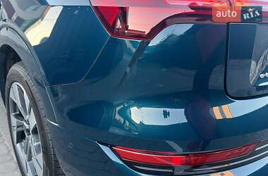Внедорожник / Кроссовер Audi e-tron 2019 в 