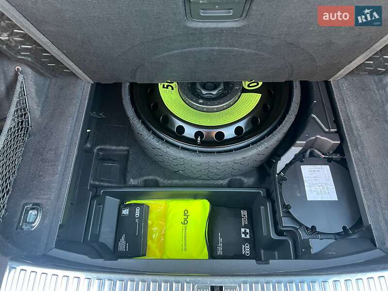 Внедорожник / Кроссовер Audi e-tron 2019 в Софиевской Борщаговке фото 18 Внедорожник / Кроссовер Audi e-tron 2019 в Софиевской Борщаговке