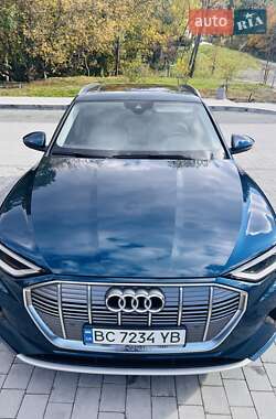 Позашляховик / Кросовер Audi e-tron 2019 в 