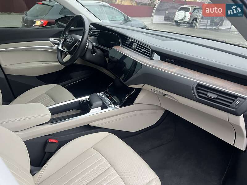 Внедорожник / Кроссовер Audi e-tron 2019 в Львове