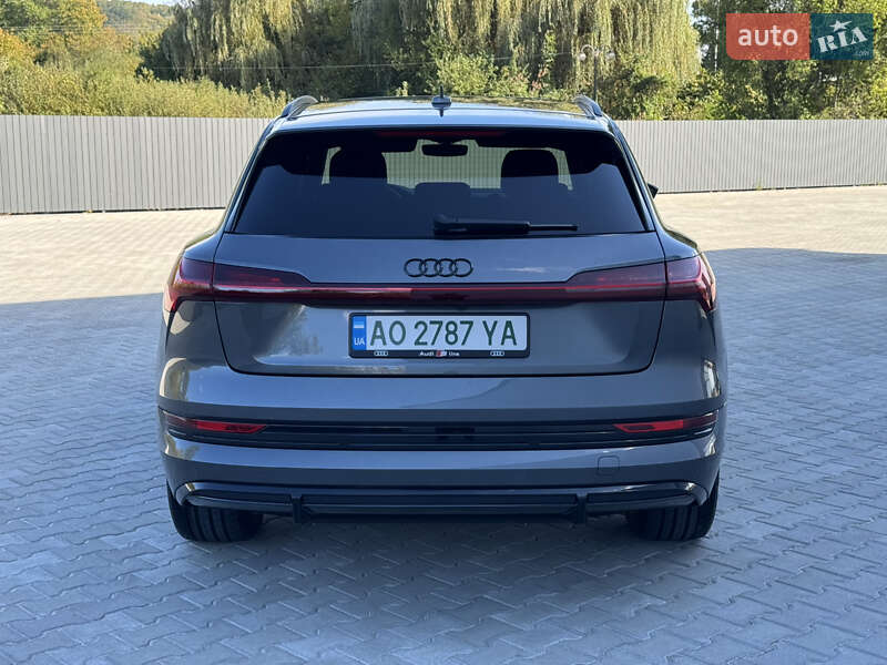 Позашляховик / Кросовер Audi e-tron 2020 в Мукачевому