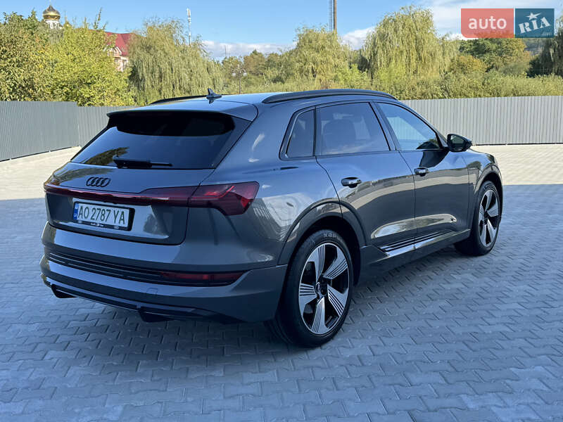 Позашляховик / Кросовер Audi e-tron 2020 в Мукачевому