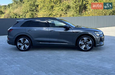Позашляховик / Кросовер Audi e-tron 2020 в 