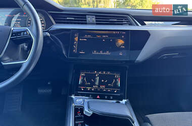 Позашляховик / Кросовер Audi e-tron 2020 в 