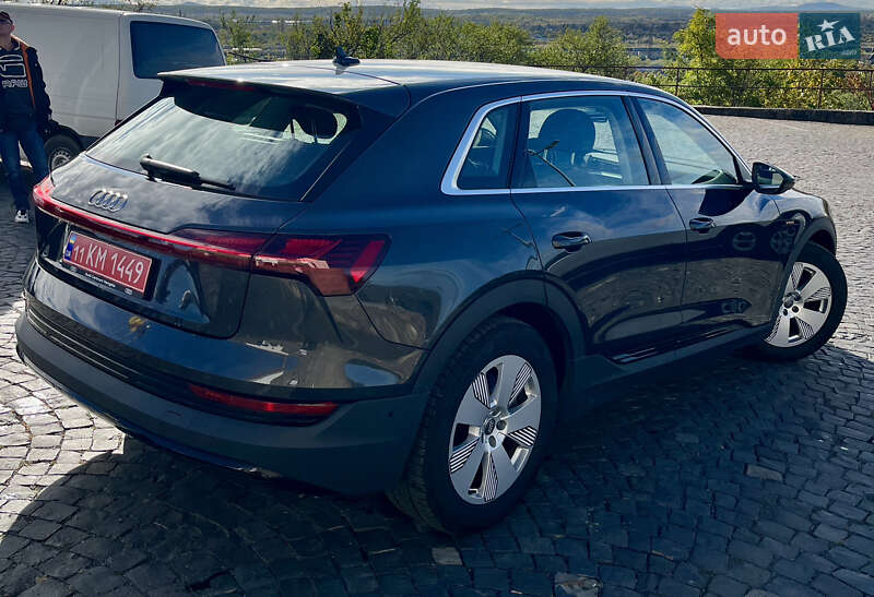 Внедорожник / Кроссовер Audi e-tron 2020 в Киеве