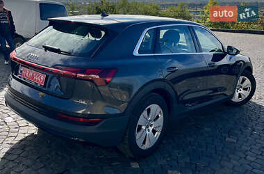 Позашляховик / Кросовер Audi e-tron 2020 в 