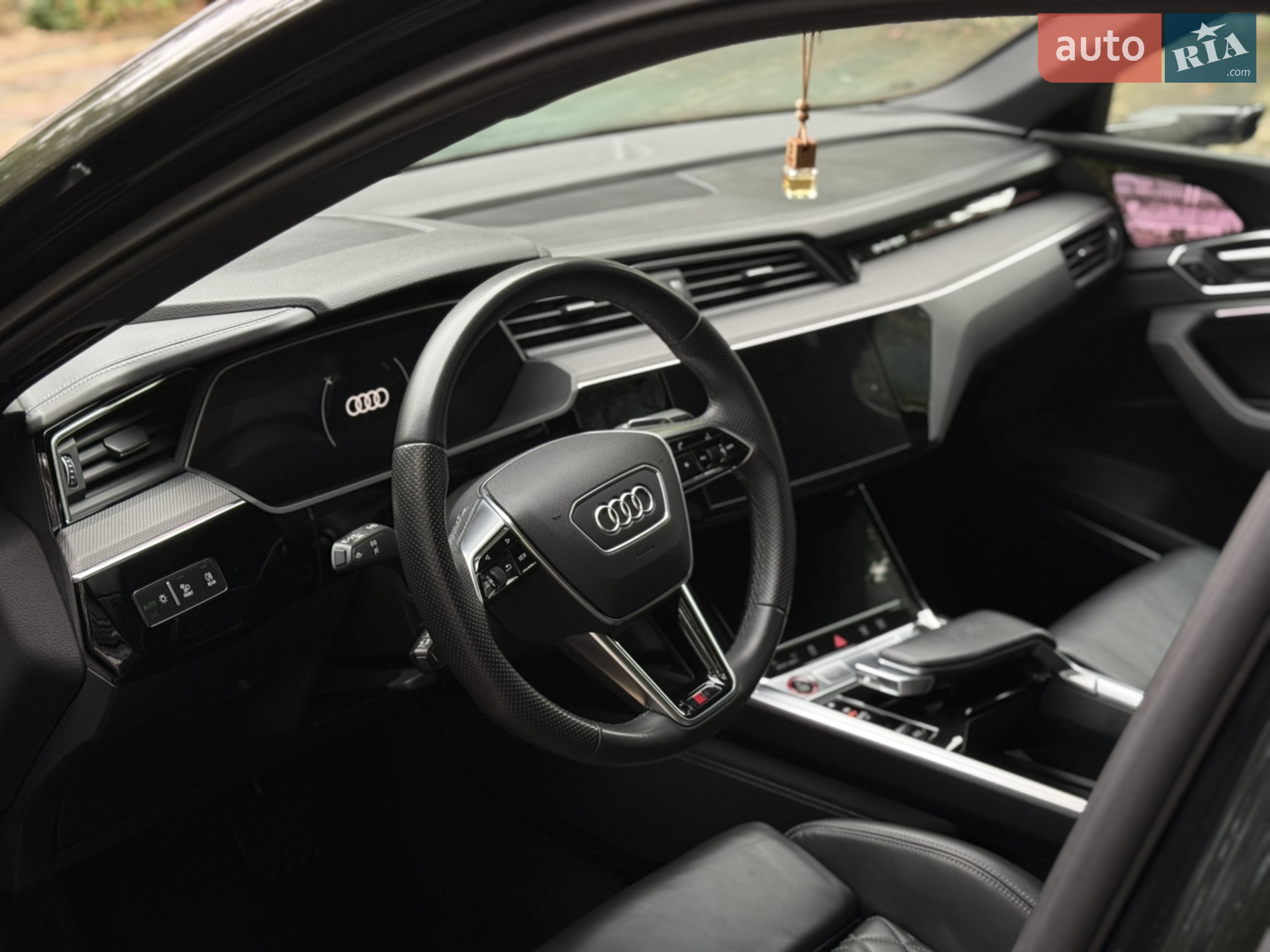 2022 Audi e-tron - мініатюра 7